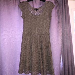 Taupe textures pattern dress. Juniors size large